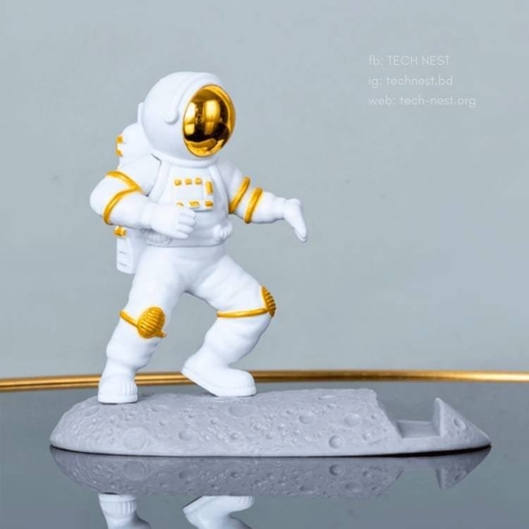 Astronaut-Phone-Holder-2.jpg